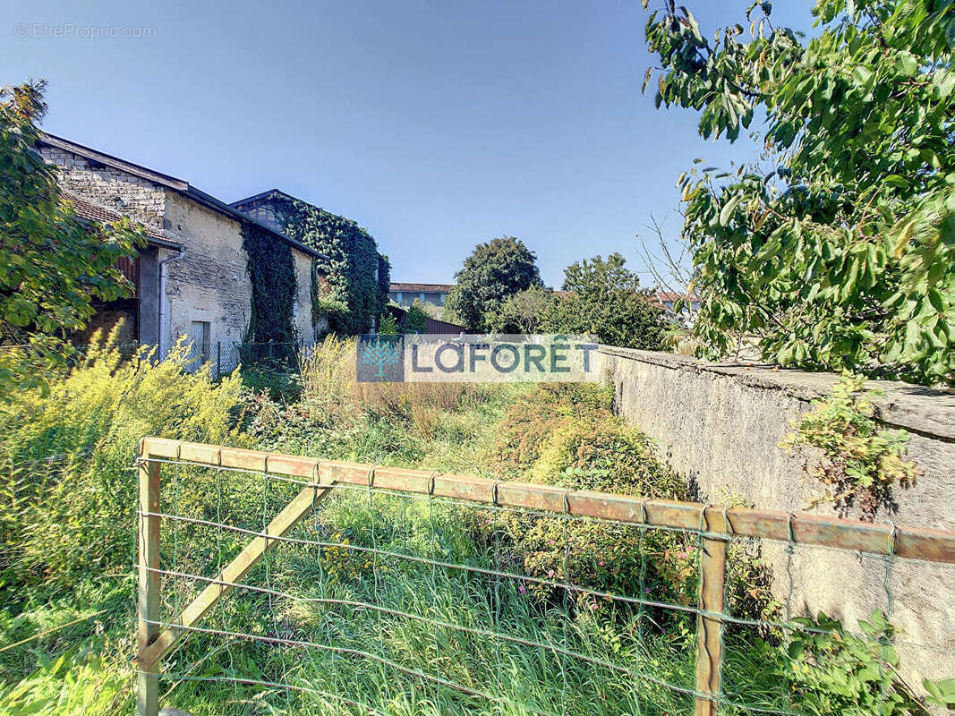 Appartement à WASSY