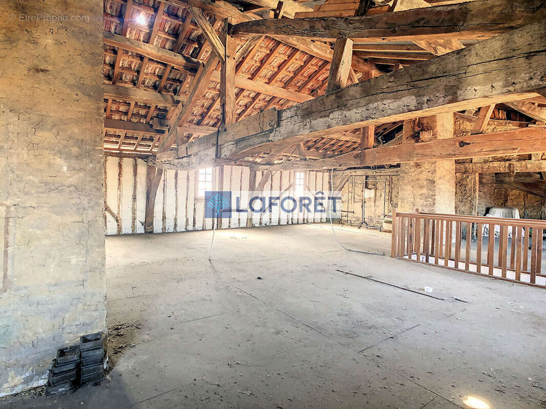 Appartement à WASSY