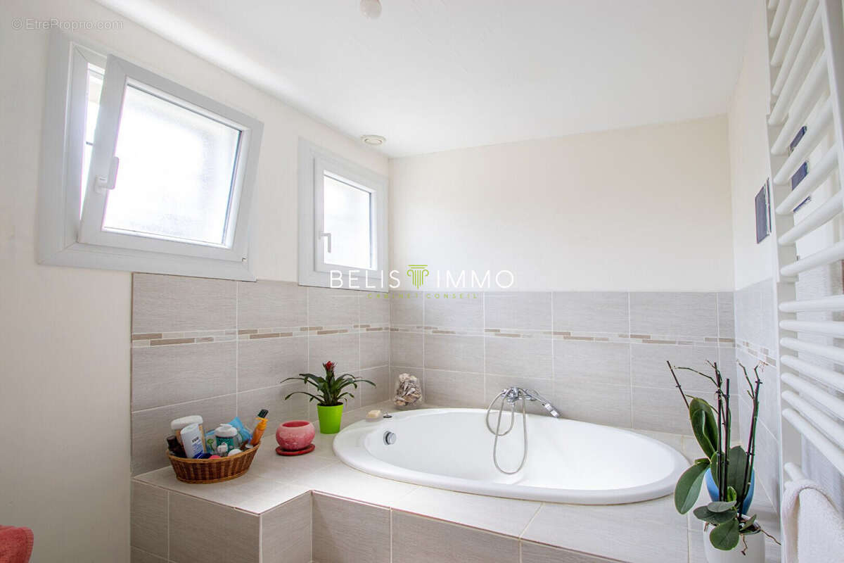 Maison à AZAY-SUR-CHER