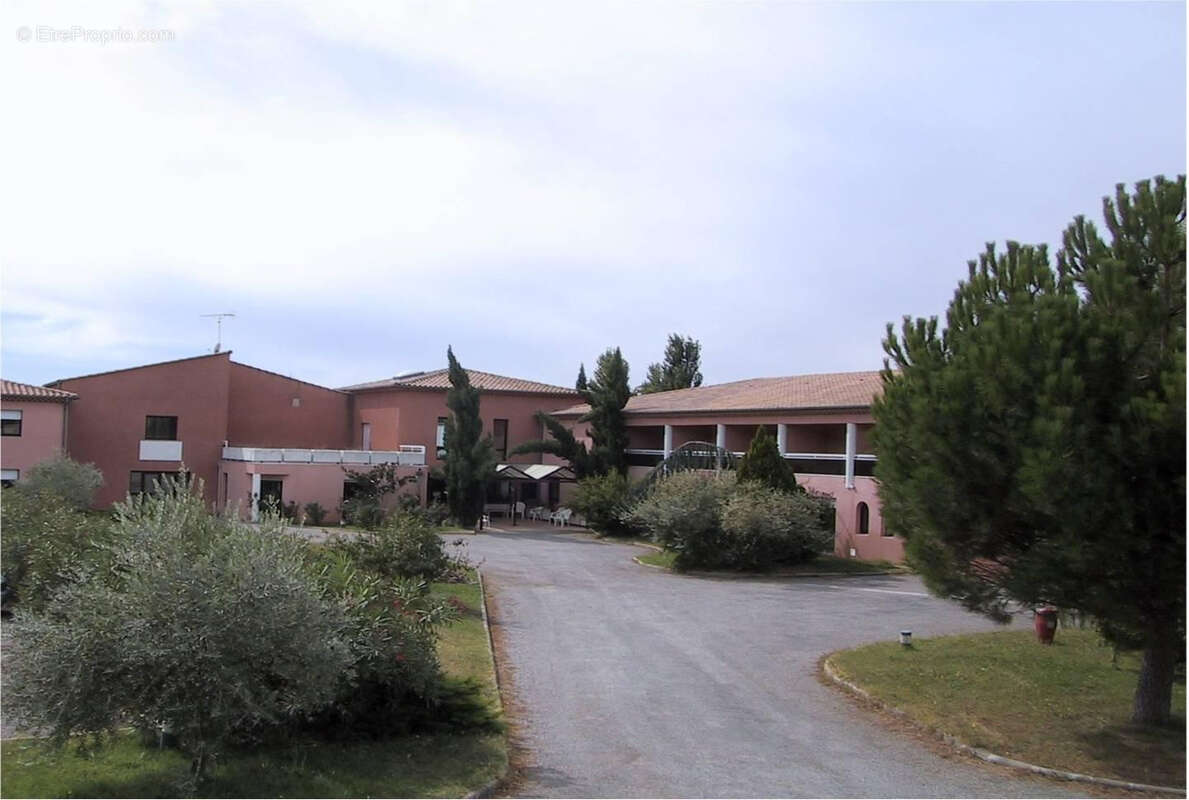 Commerce à SAINT-MAXIMIN-LA-SAINTE-BAUME