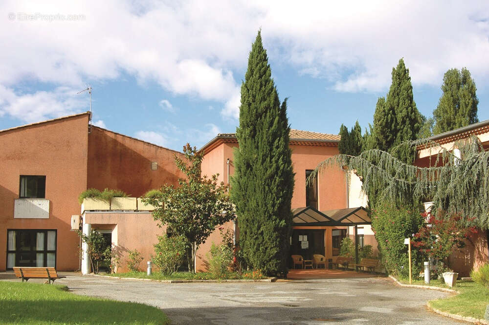 Commerce à SAINT-MAXIMIN-LA-SAINTE-BAUME