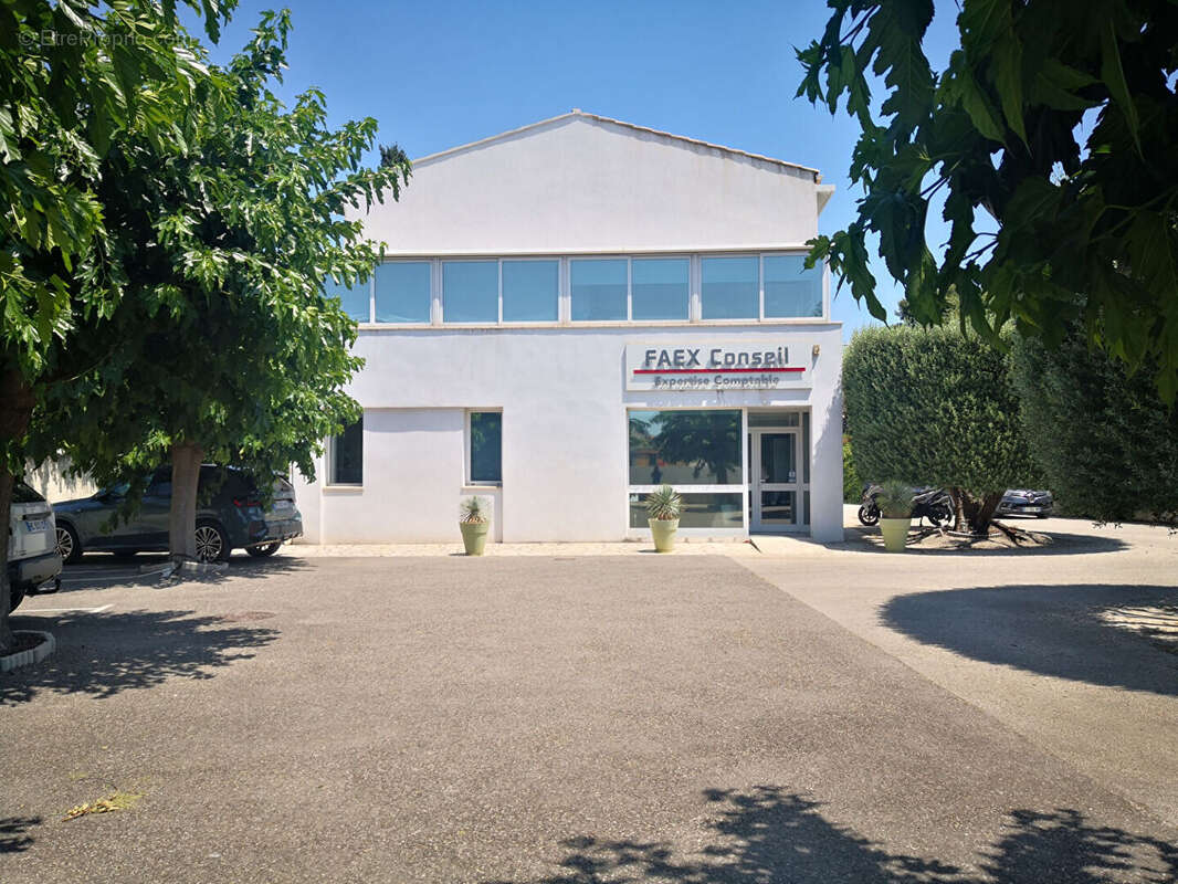 Commerce à SANARY-SUR-MER