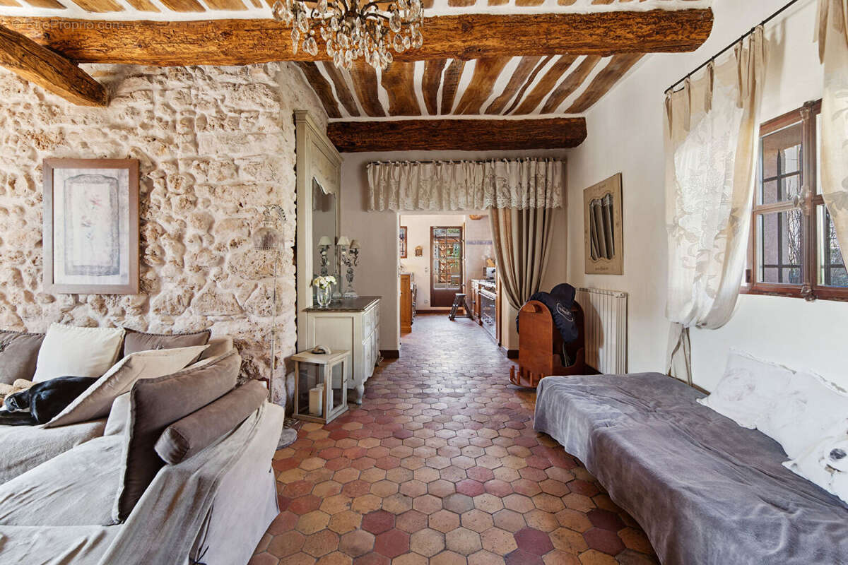 Maison à LE CANNET-DES-MAURES