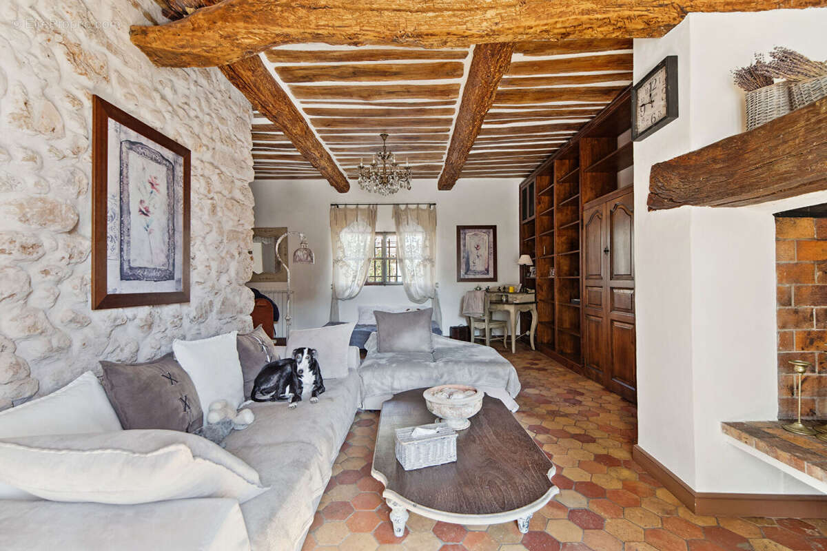 Maison à LE CANNET-DES-MAURES