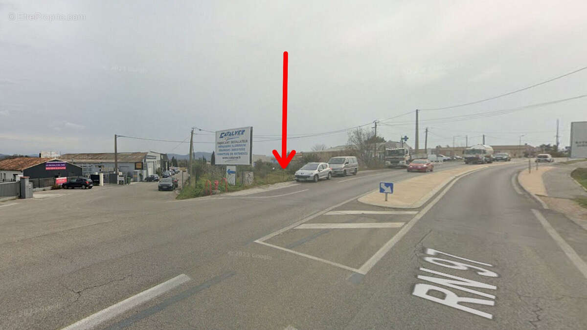 Commerce à LA FARLEDE