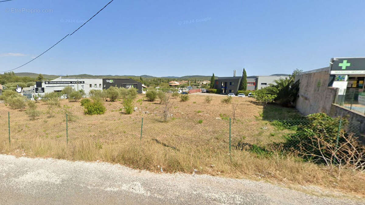 Commerce à LA FARLEDE