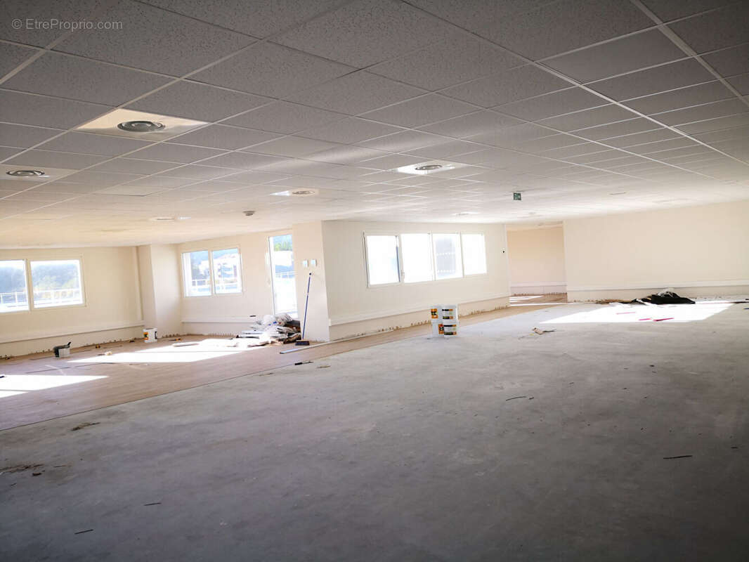 Commerce à LA FARLEDE