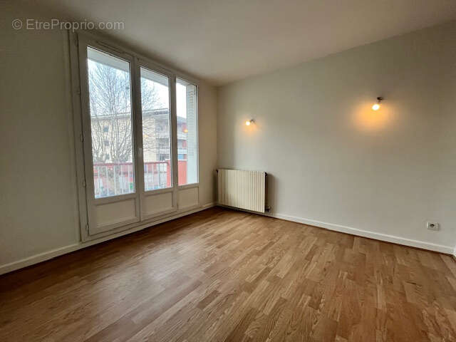 Appartement à FONTAINE