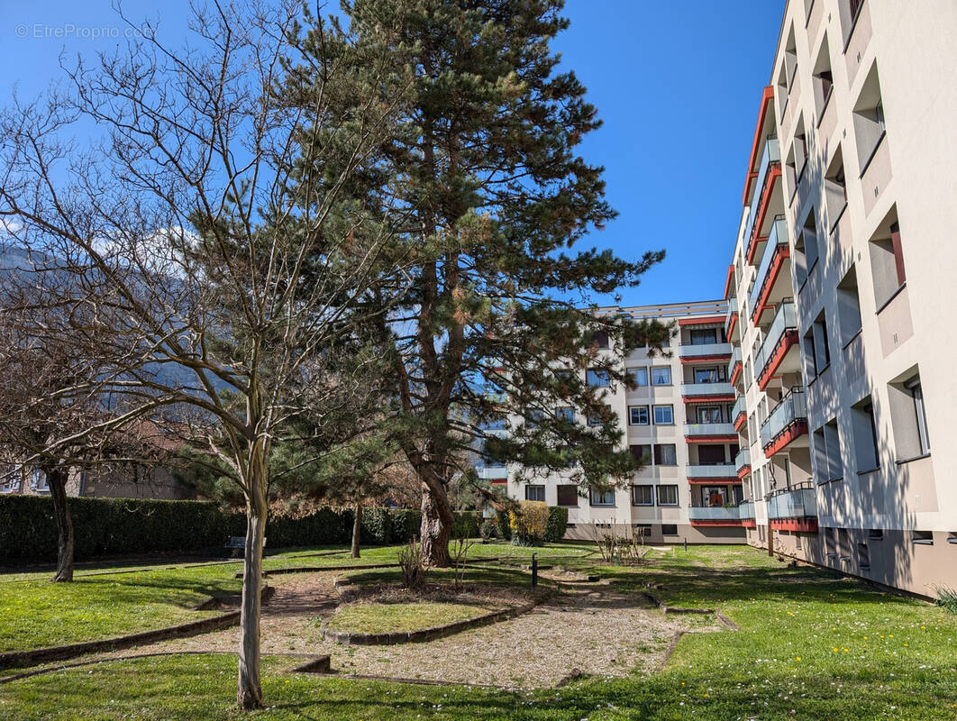 Appartement à FONTAINE