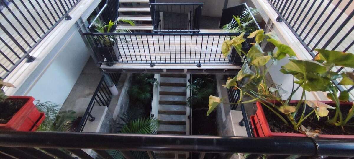 Appartement à LES AVIRONS