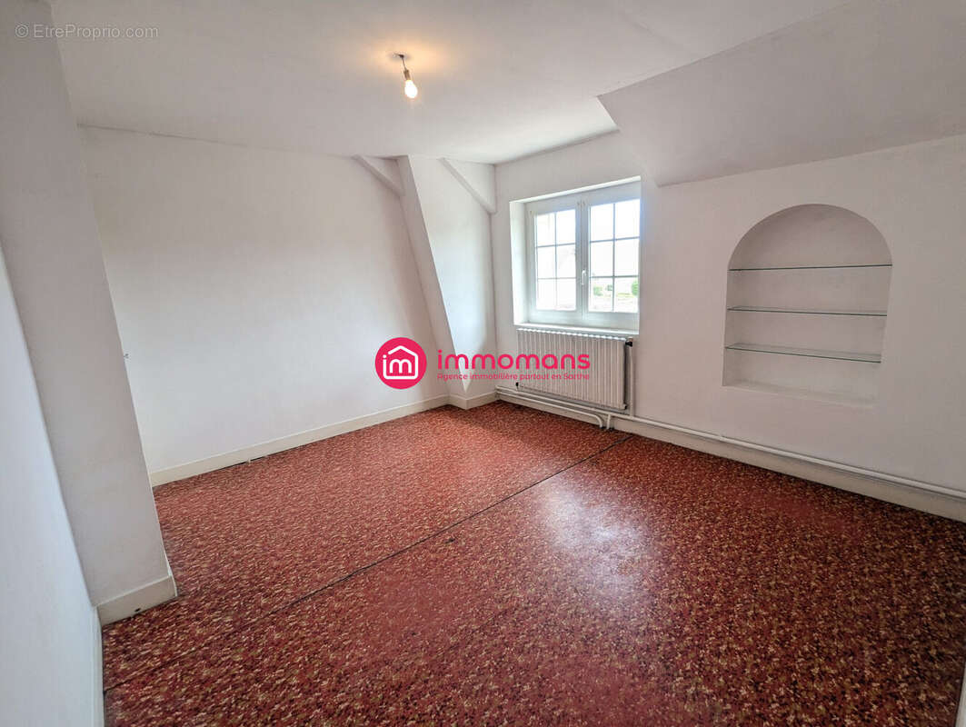 Maison à ASSE-LE-RIBOUL