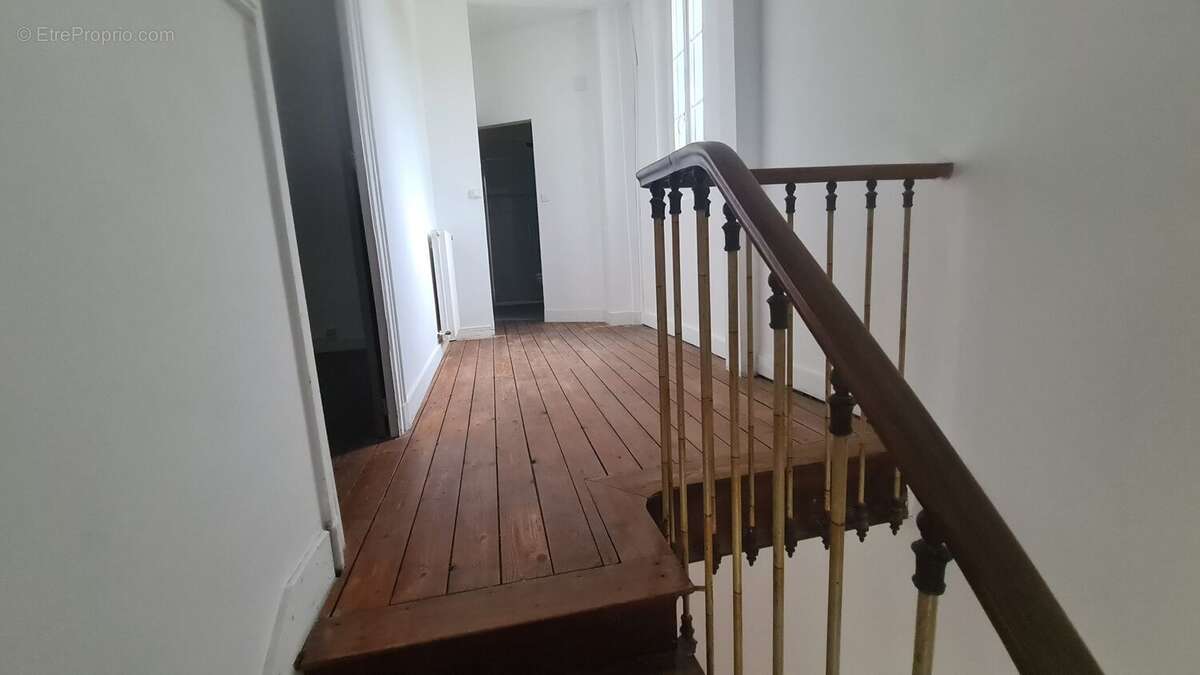 Maison à RUELLE-SUR-TOUVRE