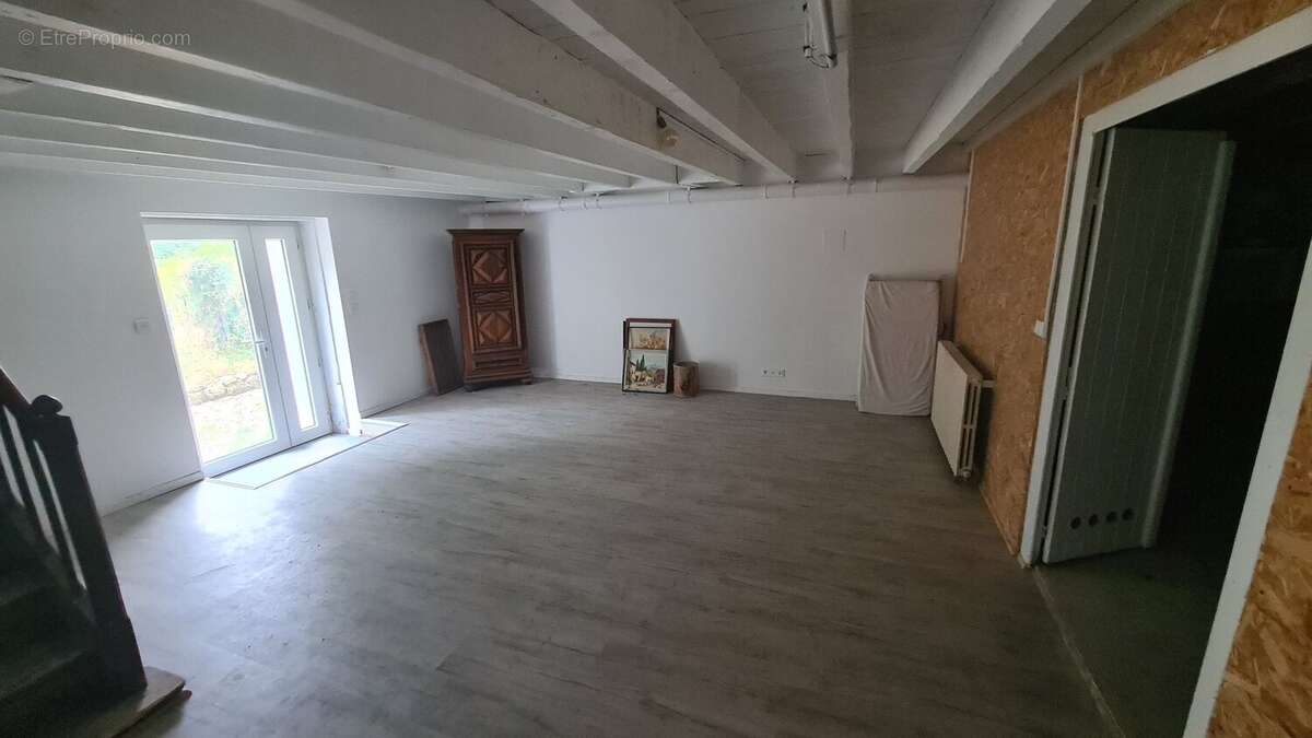 Maison à RUELLE-SUR-TOUVRE