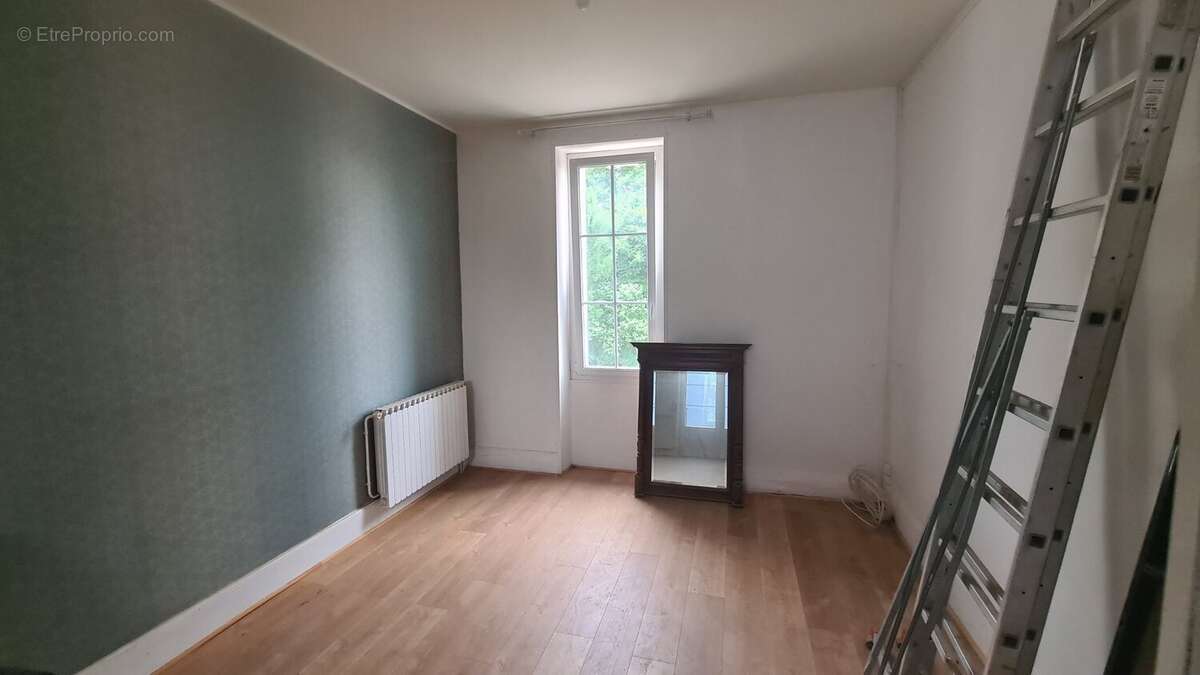 Maison à RUELLE-SUR-TOUVRE