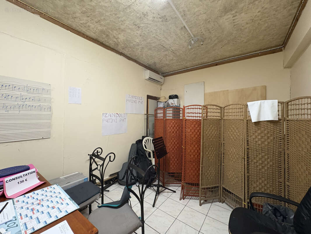 Commerce à POINTE-A-PITRE