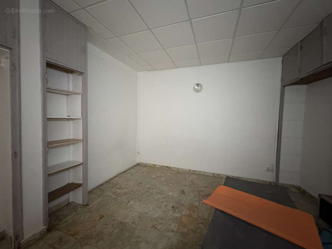 Commerce à POINTE-A-PITRE