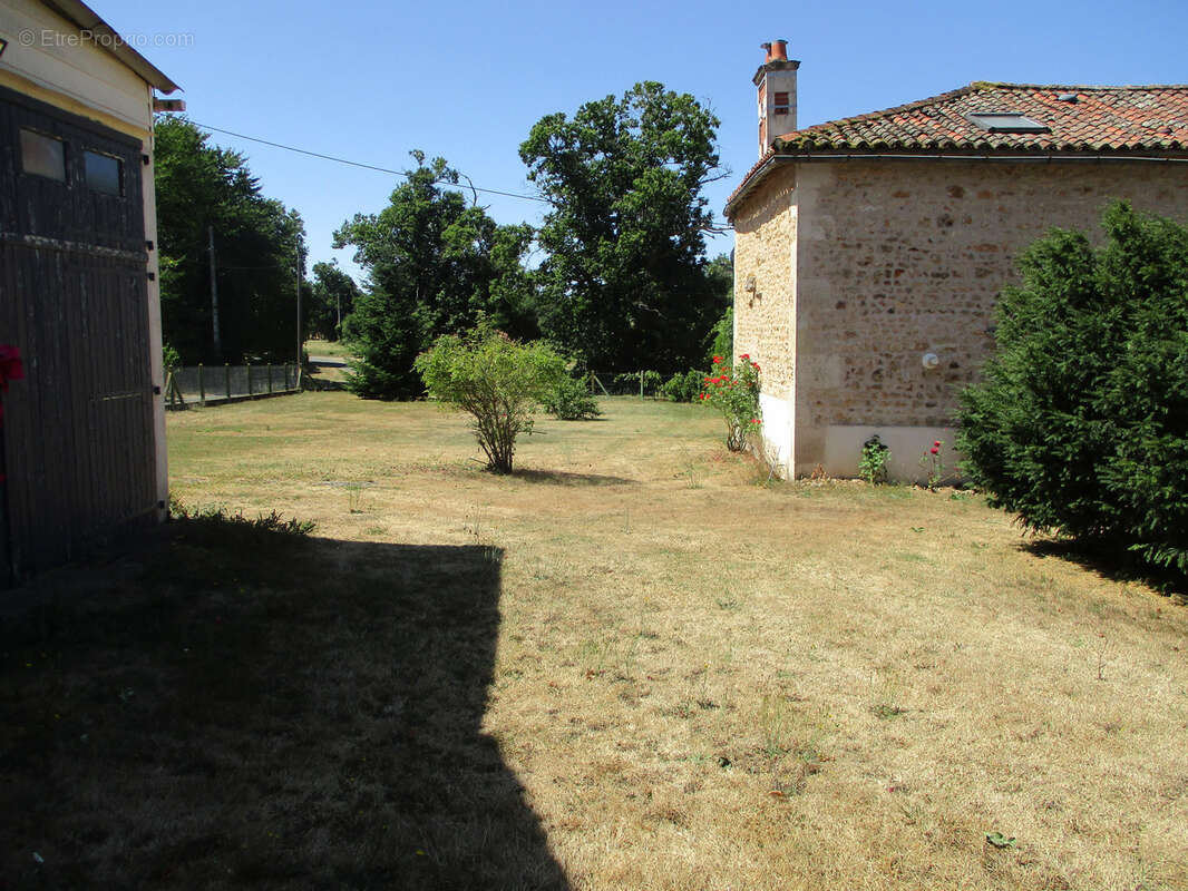 Maison à CEAUX-EN-COUHE
