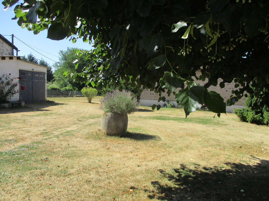 Maison à CEAUX-EN-COUHE