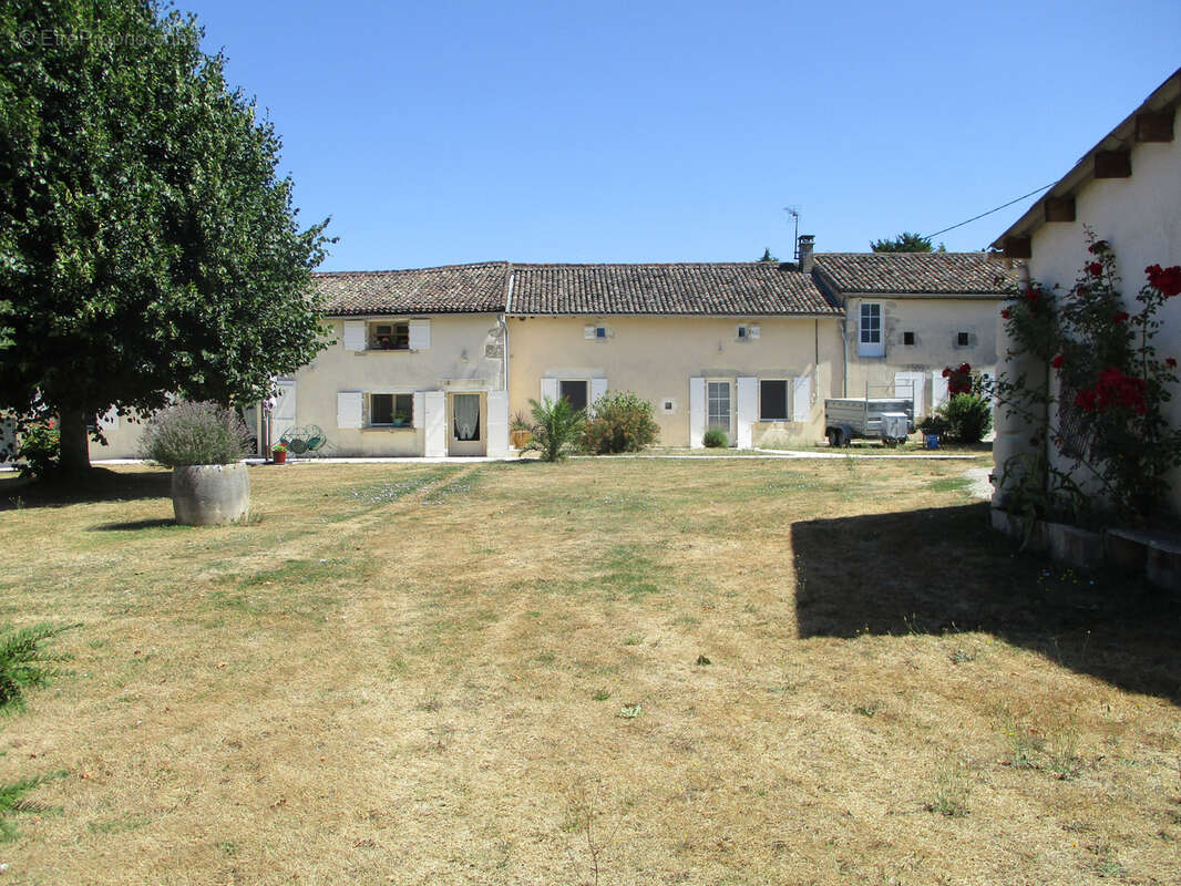 Maison à CEAUX-EN-COUHE