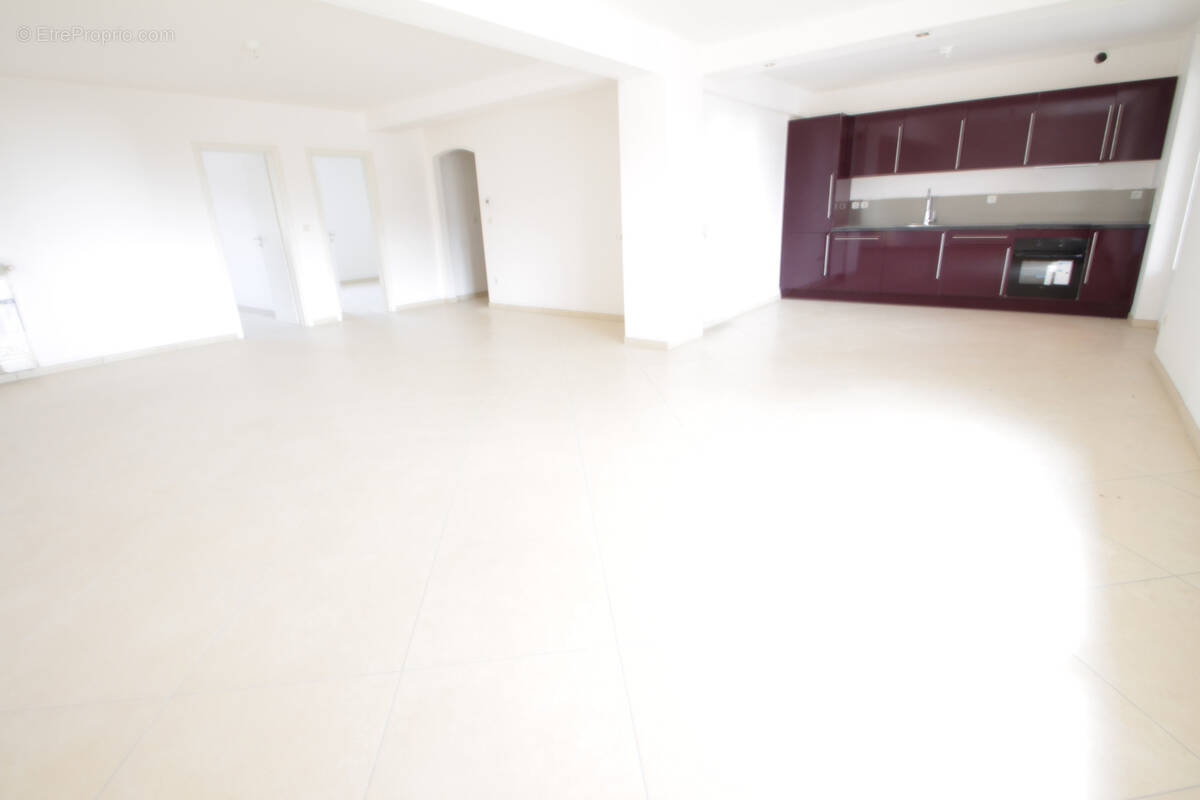 Appartement à COSNES-ET-ROMAIN