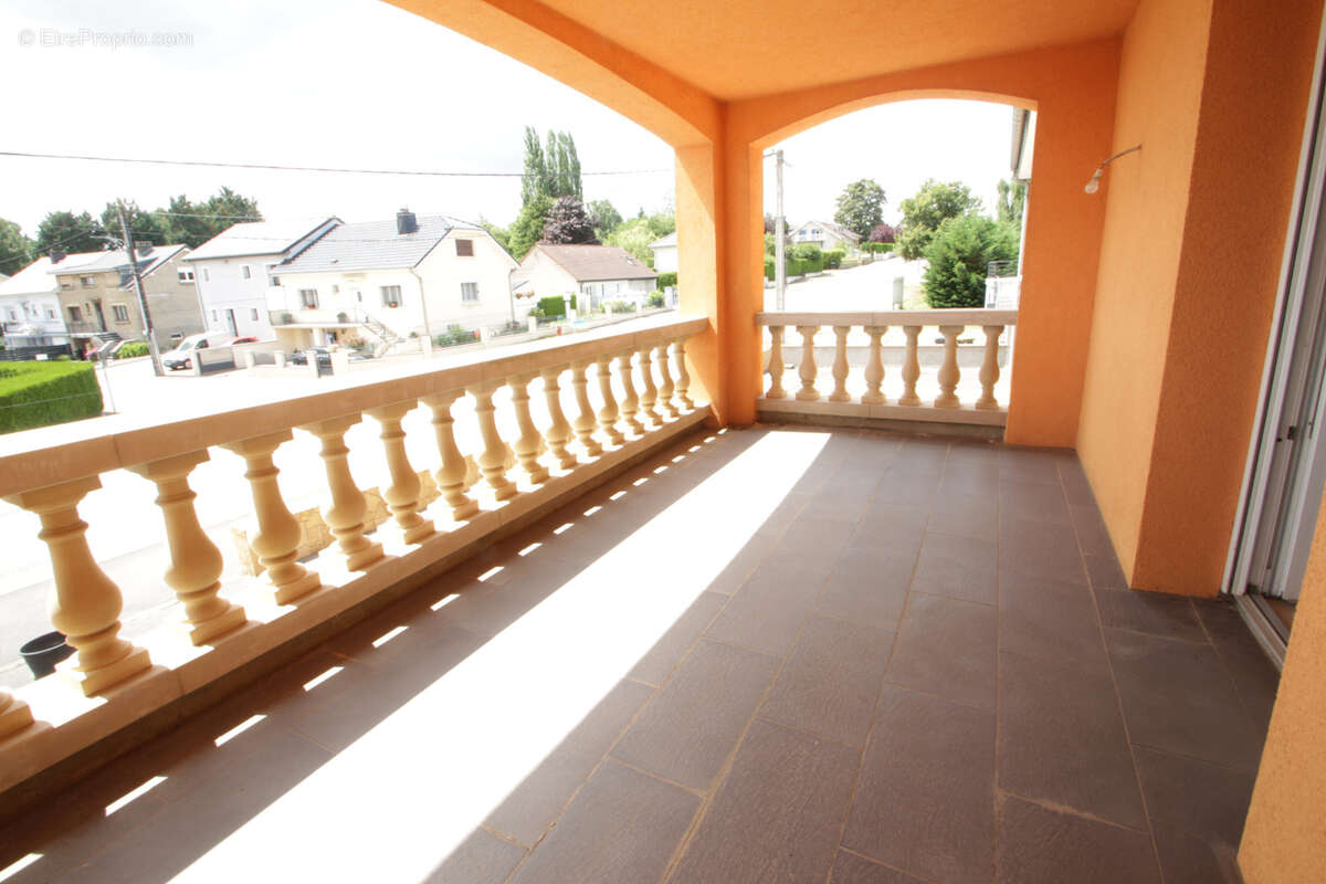 Appartement à COSNES-ET-ROMAIN