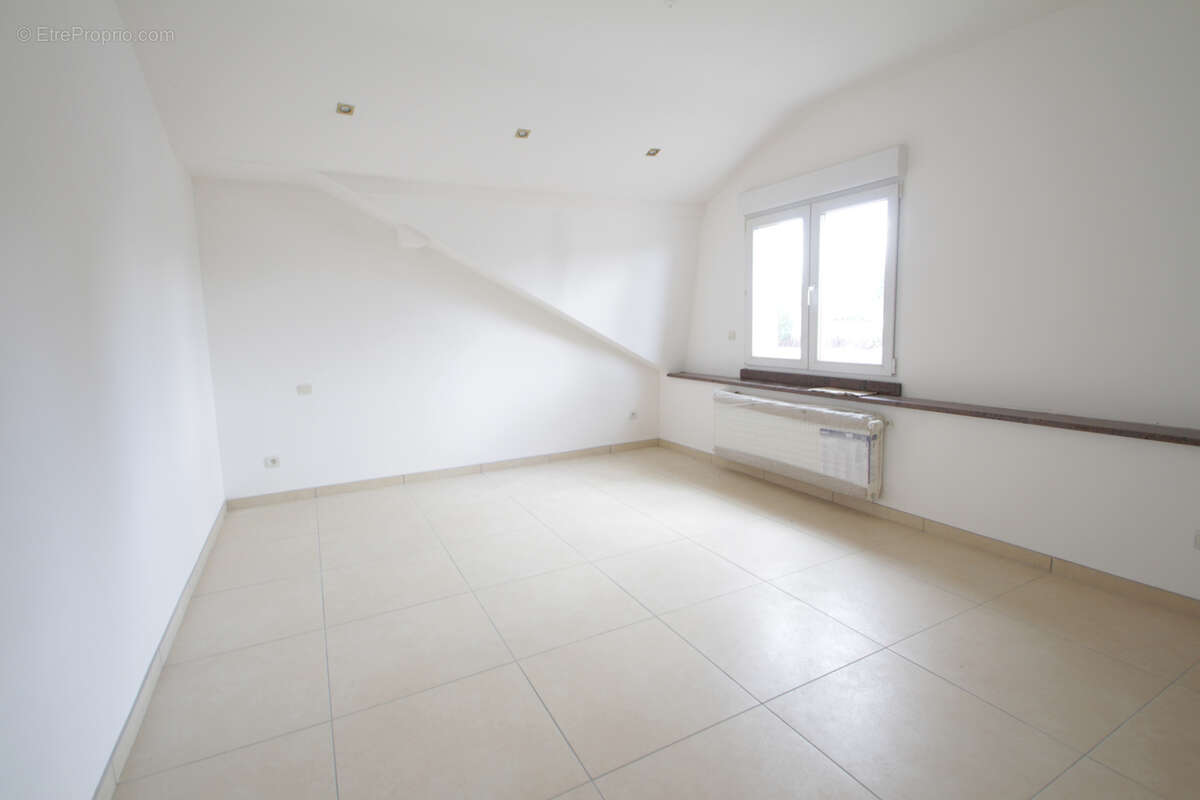 Appartement à COSNES-ET-ROMAIN