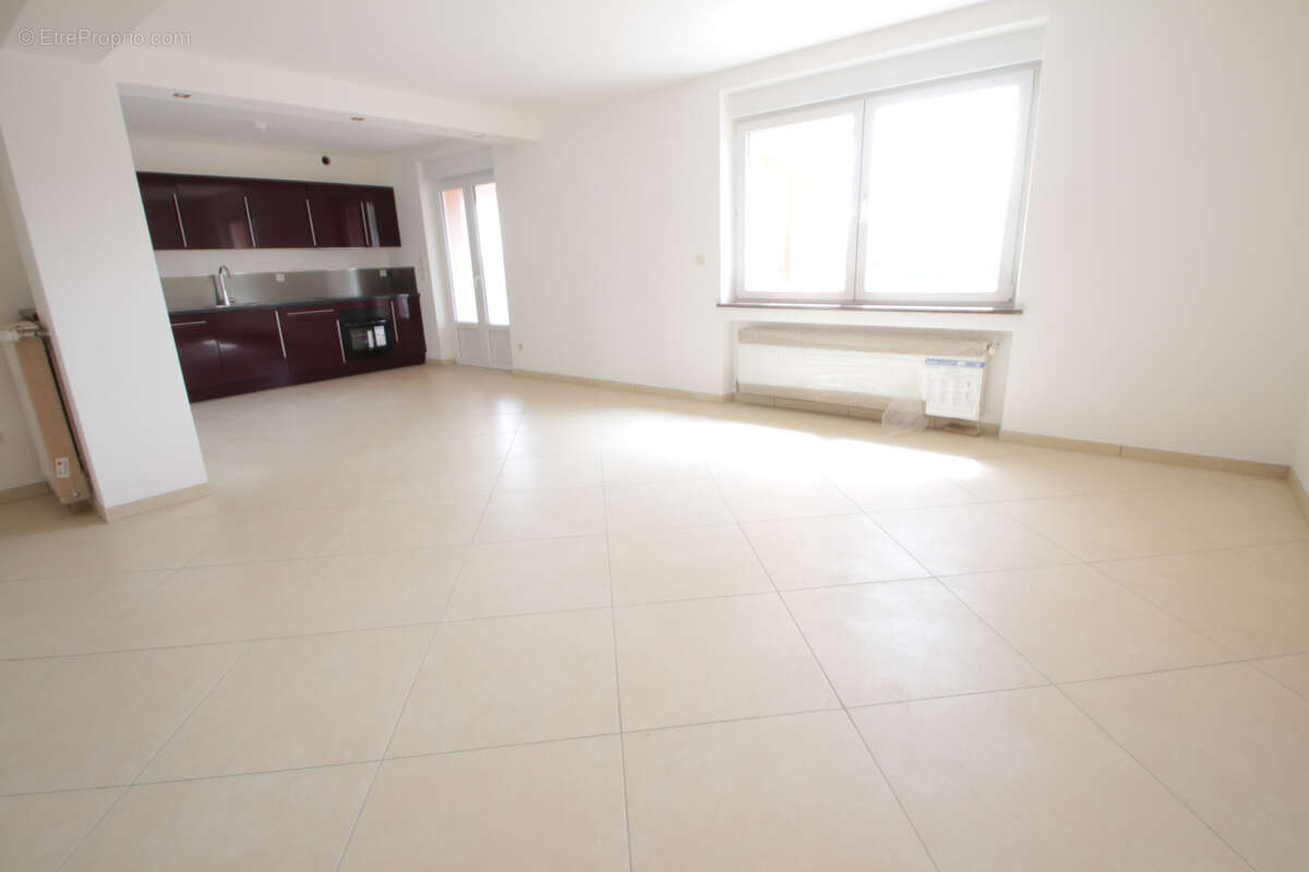 Appartement à COSNES-ET-ROMAIN