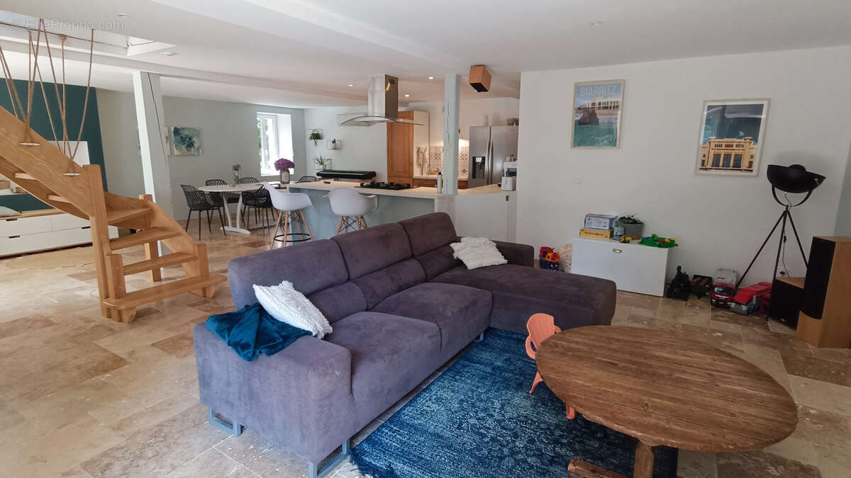 Maison à SAVIGNAC-LES-EGLISES