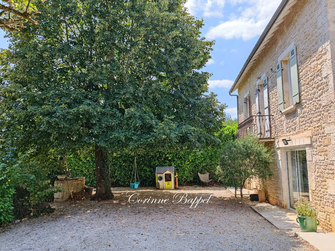 Maison à SAVIGNAC-LES-EGLISES