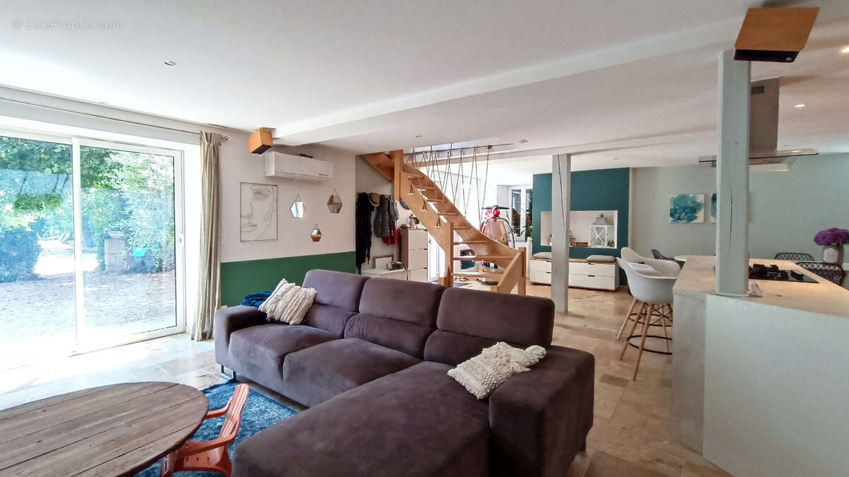 Maison à SAVIGNAC-LES-EGLISES