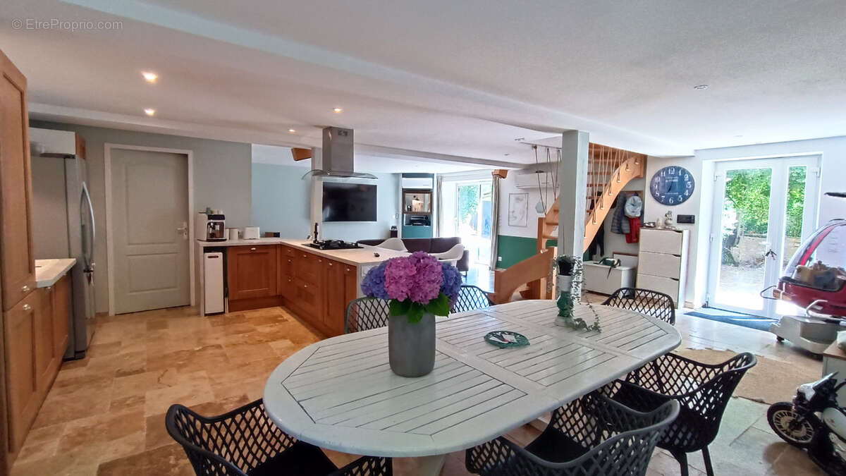 Maison à SAVIGNAC-LES-EGLISES