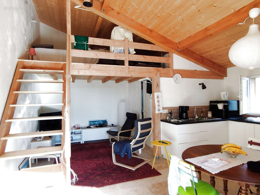 Maison à SAINT-SULPICE-SUR-LEZE