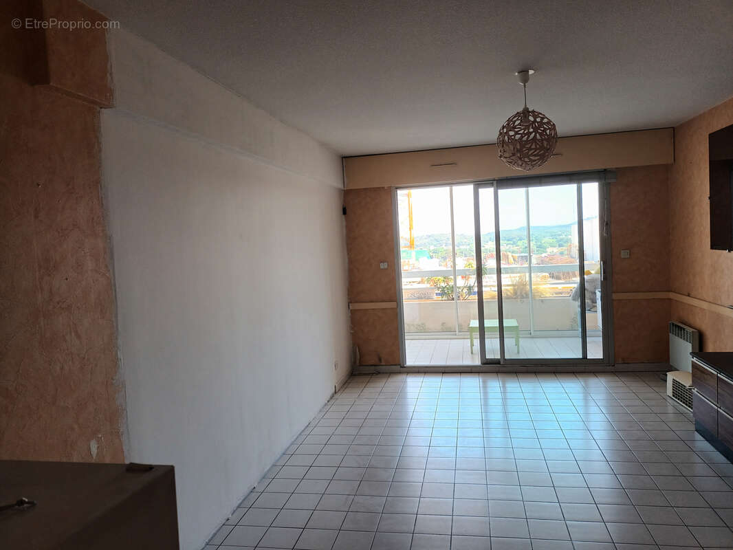Appartement à BORMES-LES-MIMOSAS