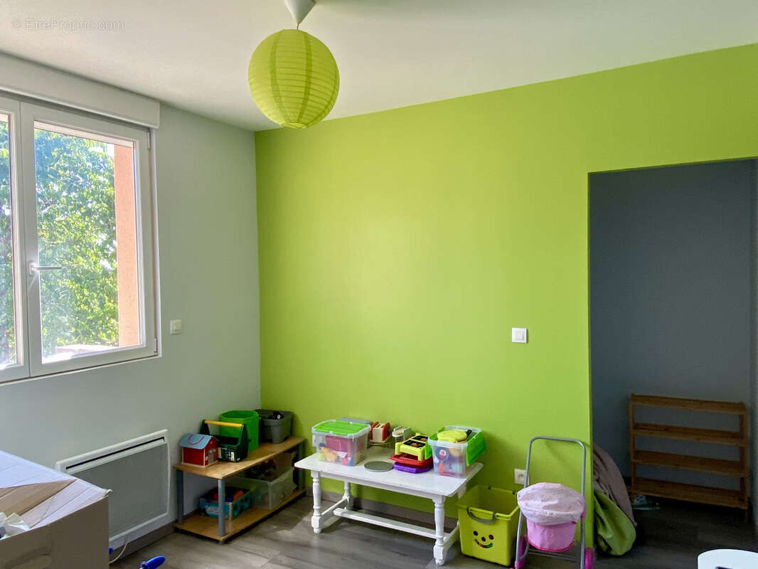 Maison à CREUZIER-LE-VIEUX