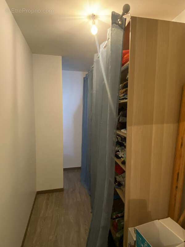 Maison à CREUZIER-LE-VIEUX