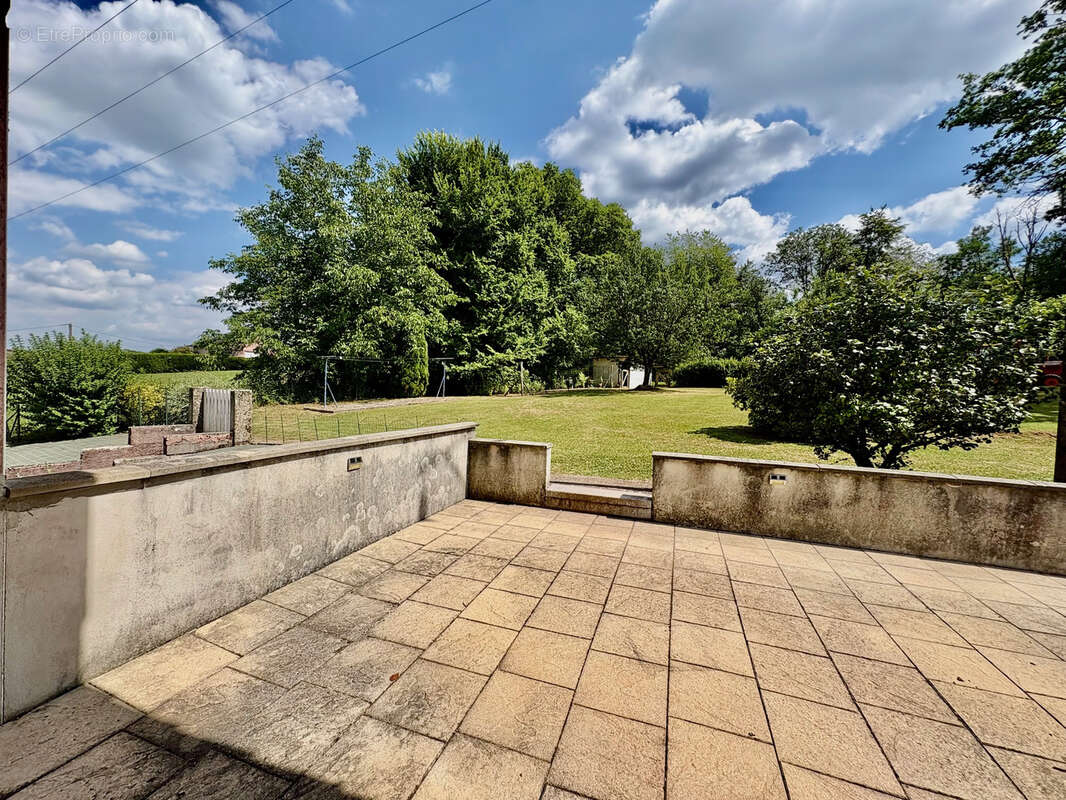 Maison à FRAHIER-ET-CHATEBIER