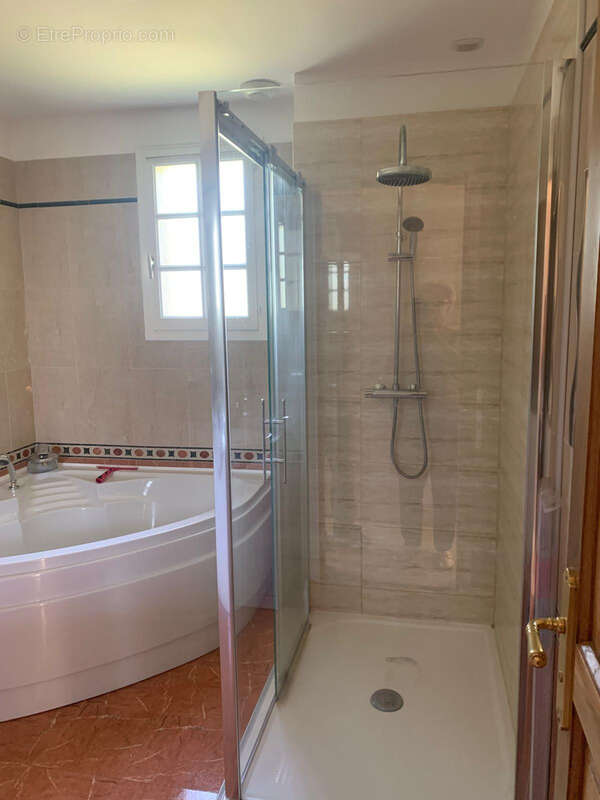 Maison à SYLVAINS-LES-MOULINS