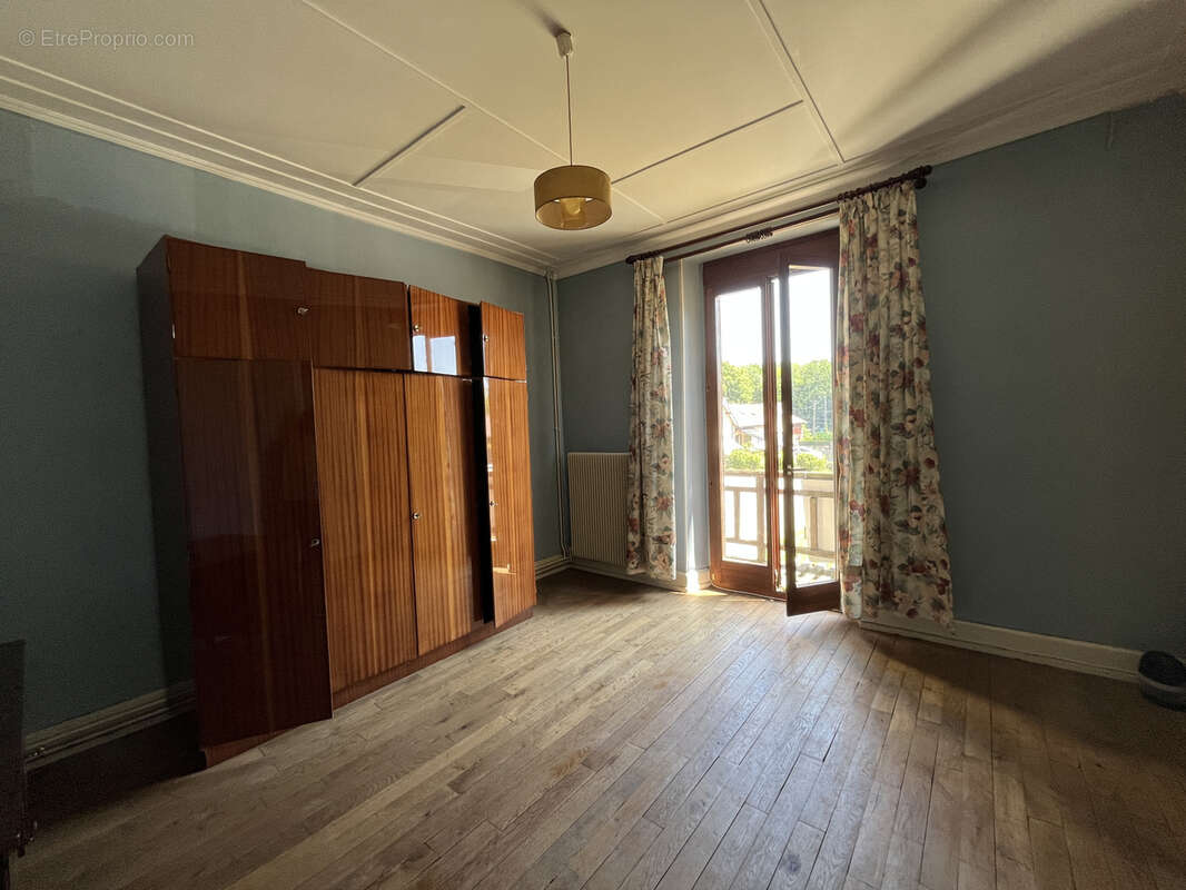 Appartement à THAON-LES-VOSGES