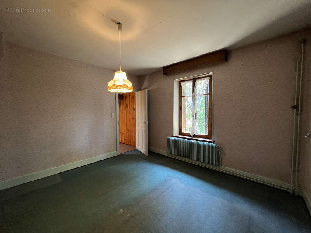 Appartement à THAON-LES-VOSGES