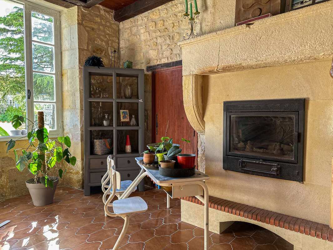 Maison à VILLARS-EN-PONS