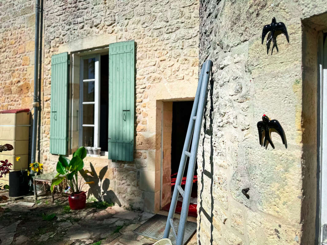 Maison à VILLARS-EN-PONS