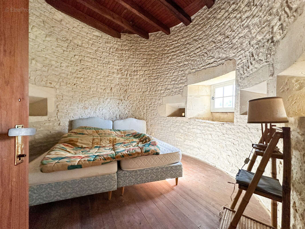 Maison à VILLARS-EN-PONS