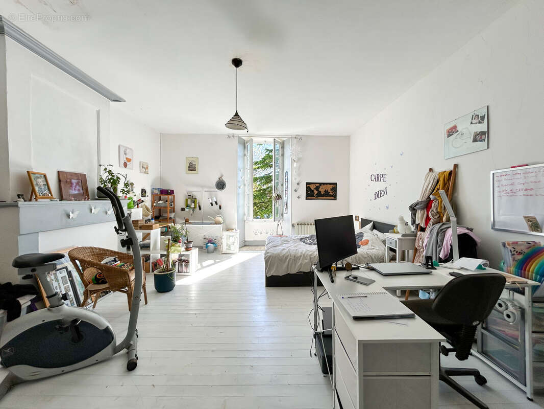 Maison à VILLARS-EN-PONS