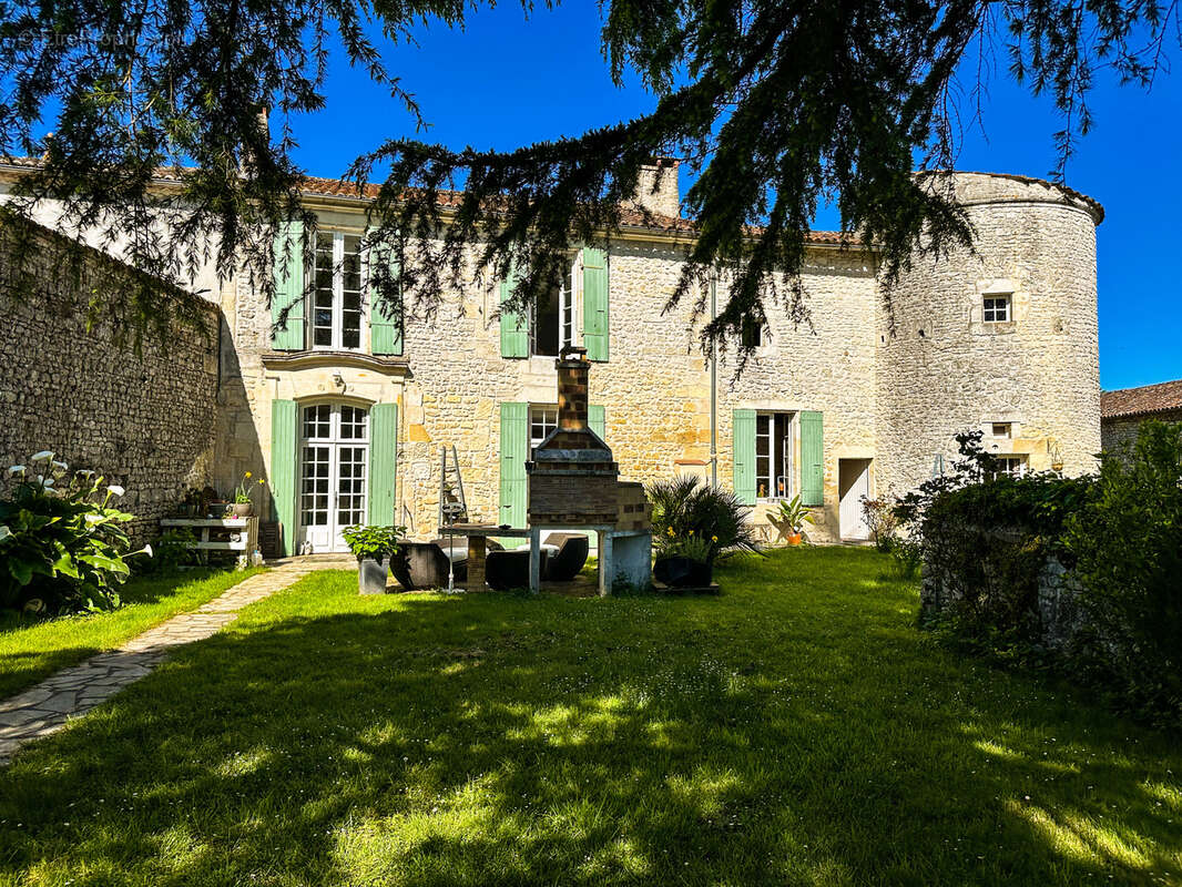Maison à VILLARS-EN-PONS
