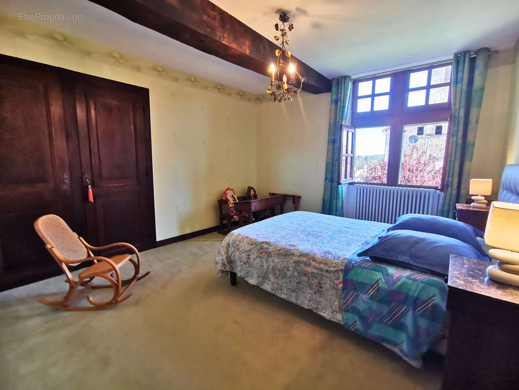 Maison à SAINT-JEAN-DE-BOURNAY