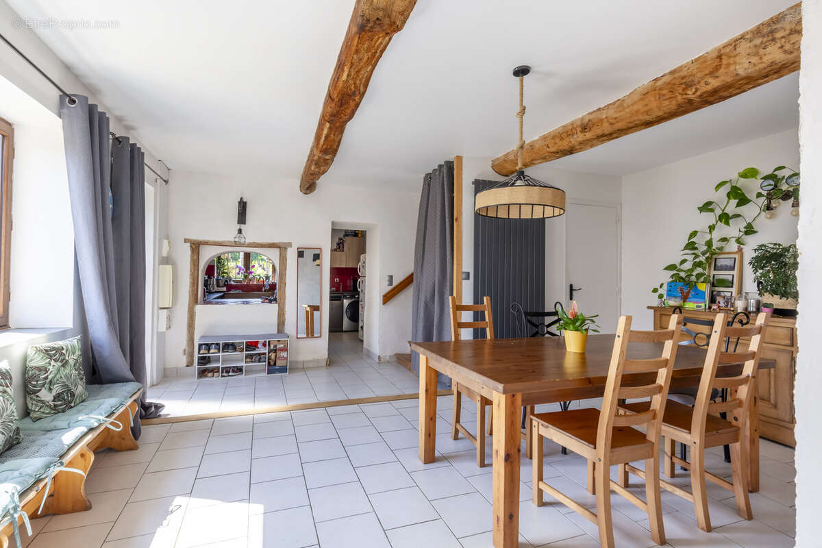 Maison à VEYRINS-THUELLIN