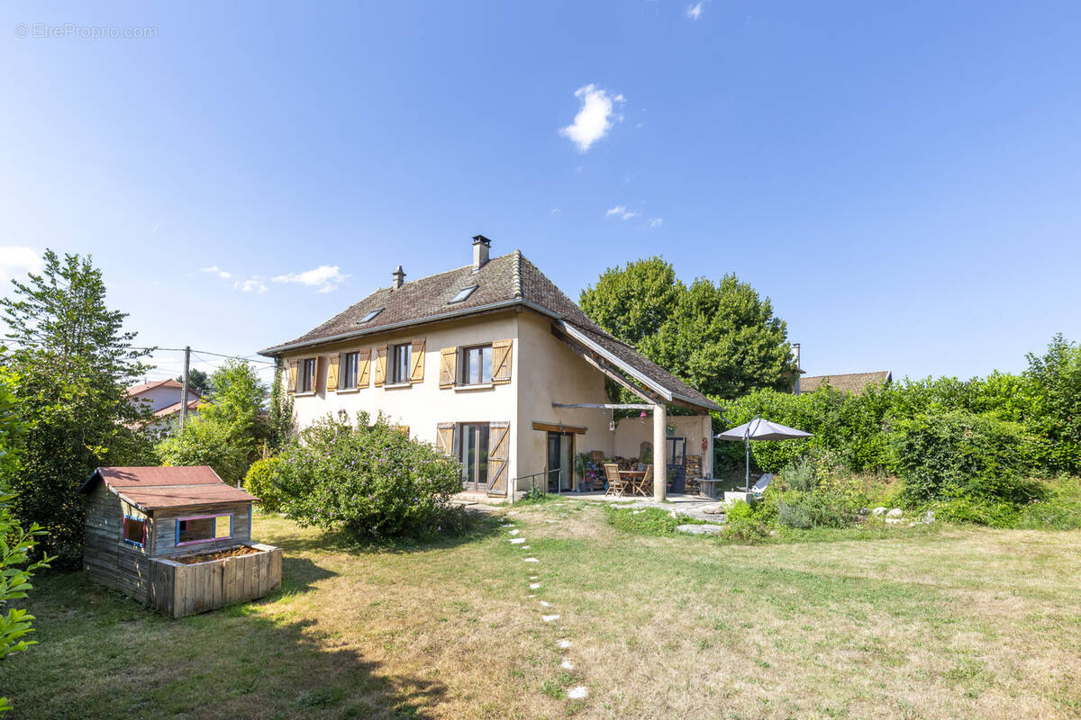 Maison à VEYRINS-THUELLIN