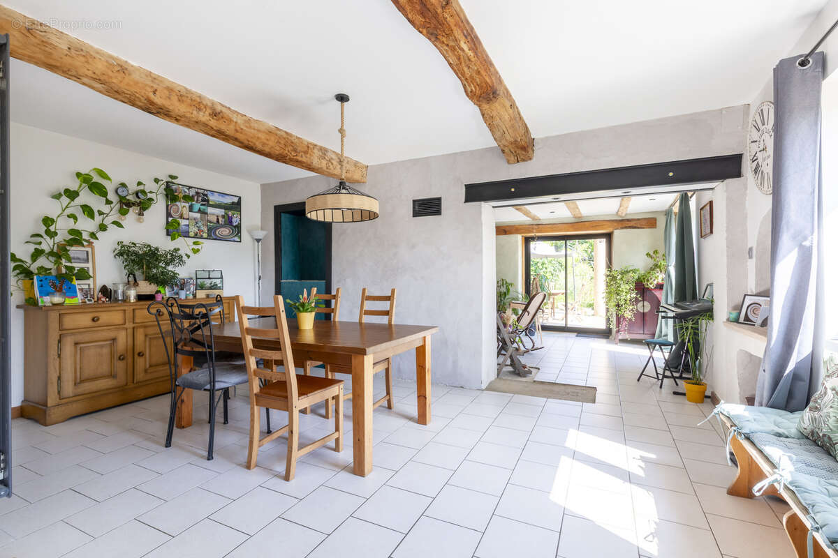 Maison à VEYRINS-THUELLIN