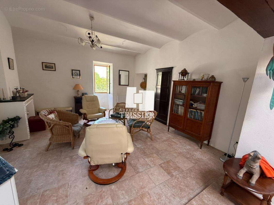 Maison à BERRIAS-ET-CASTELJAU