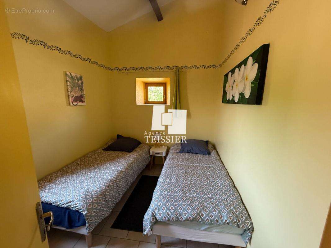 Maison à BERRIAS-ET-CASTELJAU